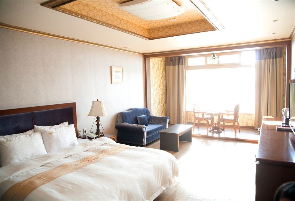 B&Beach Tourist Hotel Yeosu Dış mekan fotoğraf